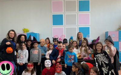  Учениците от II клас отбелязаха Halloween.